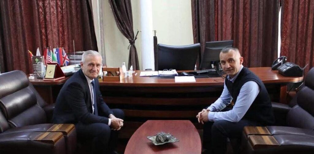 Zenun Elezaj riemëron Agron Bacajn drejtor të Shëndetësisë dhe Mirëqenies Sociale në Klinë