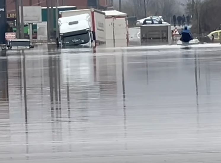 Rruga Ferizaj-Gjilan në Sojevë e liruar për qarkullim pas përmbytjeve