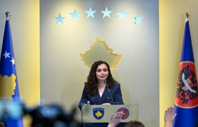 Osmani uron besimtarët ortodoksë për Krishtlindje