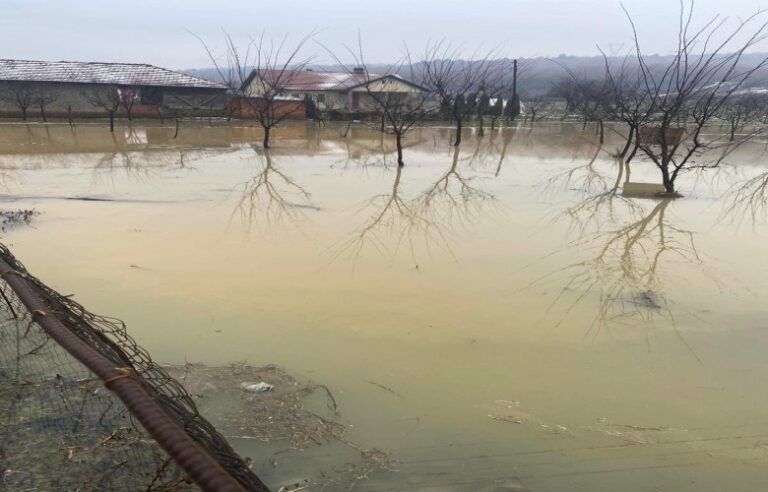 Situata pas vërshimeve në Kosovë mbetet stabile, AME paralajmëron për kujdes nga bora dhe ngricat