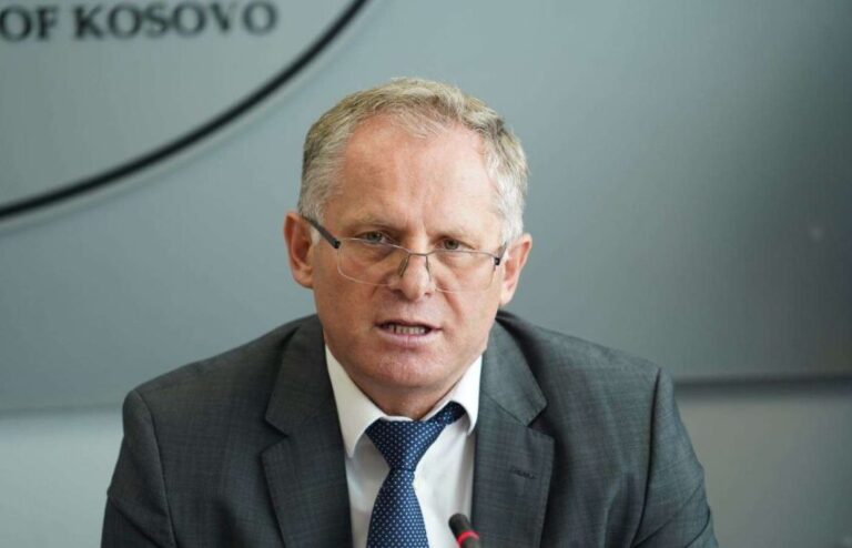 Bislimi mohon takimin me Gjuriqin dhe kritikon dezinformatat e mediave