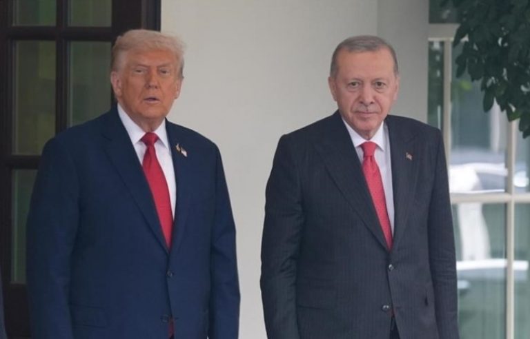 Trump fton Erdoganin të bëhet anëtar themelues i Bordit për Paqen në Gaza