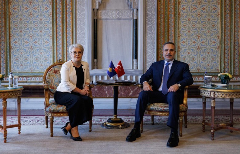 Gërvalla-Schwarz takohet me ministrin e Jashtëm të Turqisë në Stamboll