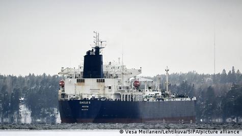 Gjermania ndalon kalimin e cisternës ruse “Tavian”