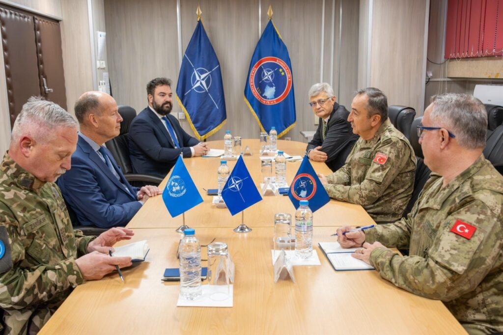 KFOR dhe UNMIK riafirmojnë bashkëpunimin për sigurinë në Kosovë