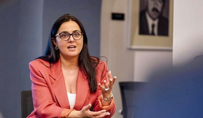 Jehona Lushaku mbështet Lumir Abdixhikun: Ai duhet të vazhdojë mandatin