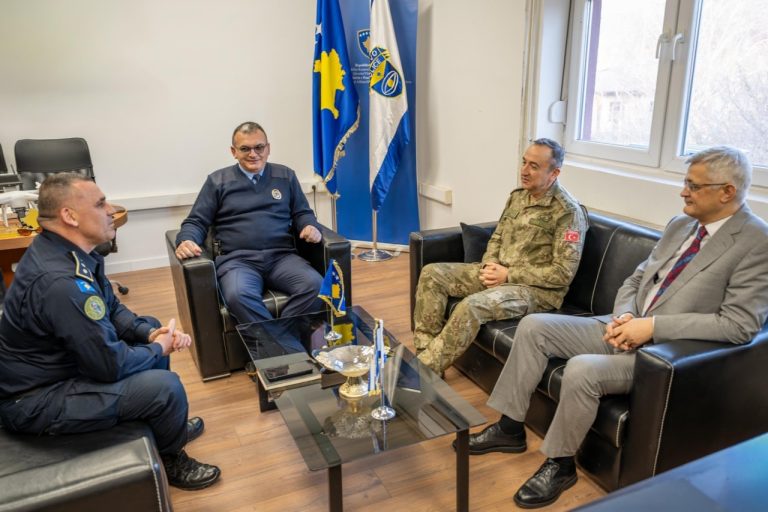 Ulutaş dhe Elshani diskutojnë sigurinë në Veri