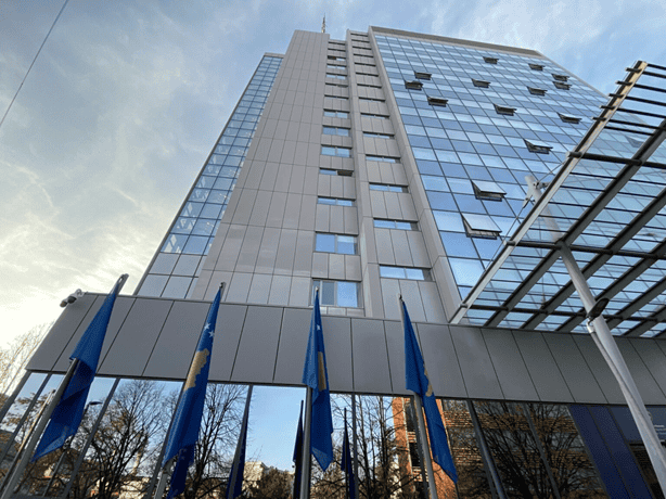 Rinia Demokratike e Kosovës paralajmëron aksion simbolik para Qeverisë