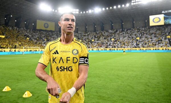 Cristiano Ronaldo shënon golin e 958-të dhe vendos rekord historik