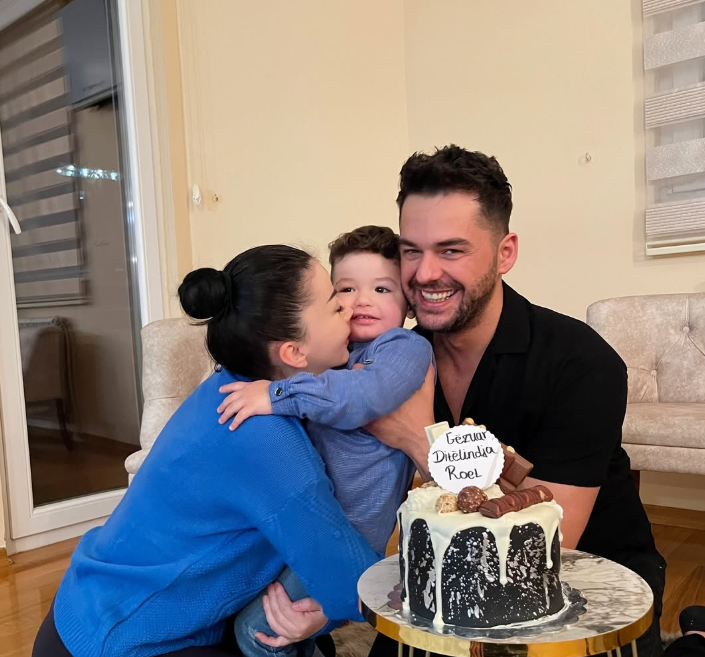 Selvije Jao përkujton Shpat Kasapin në ditëlindjen e parë të djalit pa të