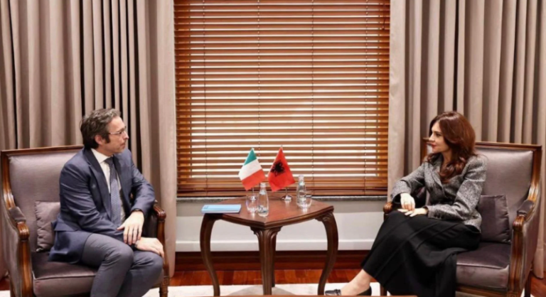 Spiropali takohet me ambasadorin italian për Forumit e Korridorit VIII në Tiranë