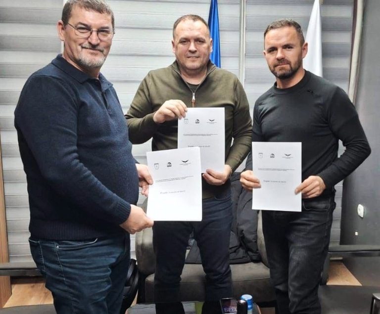 Nënshkruhet Memorandumi i Bashkëpunimit për projektin “Aviacioni në Shkolla”