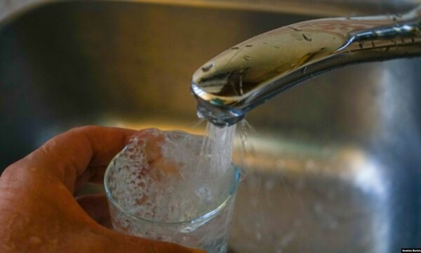 IKSHPK: Uji nga Badoci nuk rekomandohet për pije