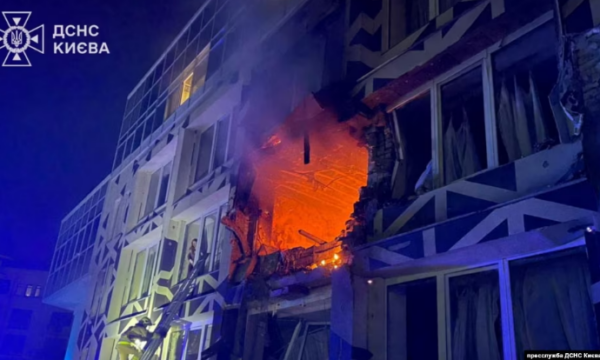 Zelensky paralajmëron përshpejtim të luftës, Rusia sulmon Kievin dhe Harkivin