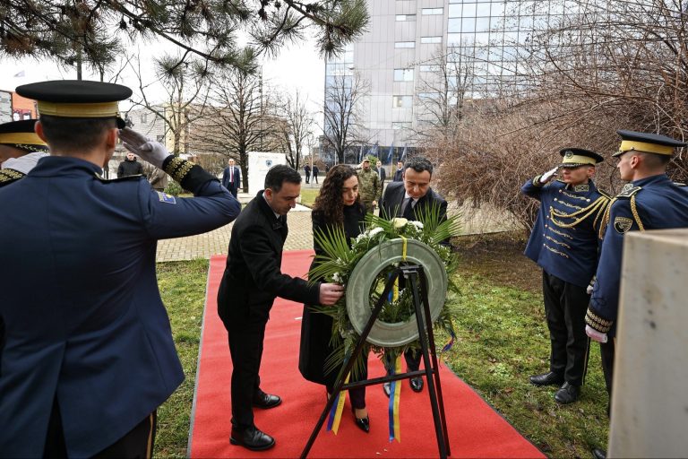 Presidentja Osmani kujton viktimat e Holokaustit: “Të mos harrojmë kurrë të kaluarën”