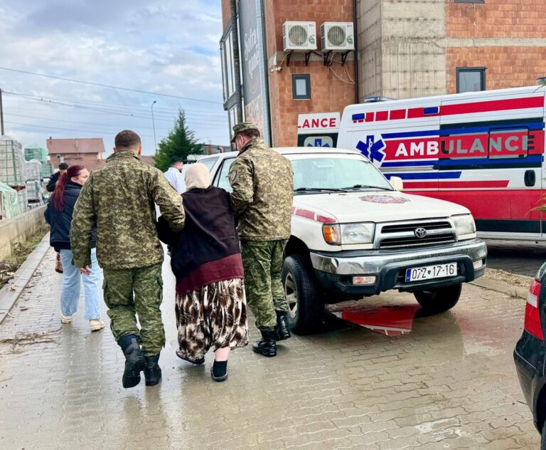 Evakuohen dy familje në Xërxë pas reshjeve të dendura