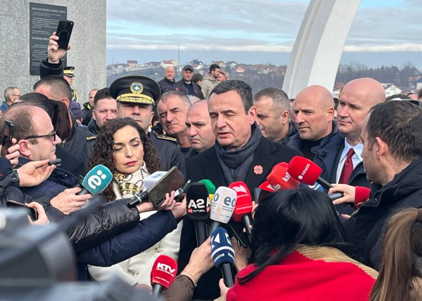Kurti në Reçak: Do të kërkojmë drejtësi për krimet e Serbisë dhe do t’i ndëshkojmë kriminelët