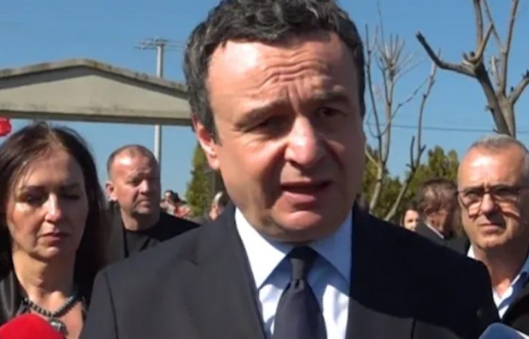 Kurti nderon viktimat e masakrave në Qirez e Likoshan, 28 vjet më parë