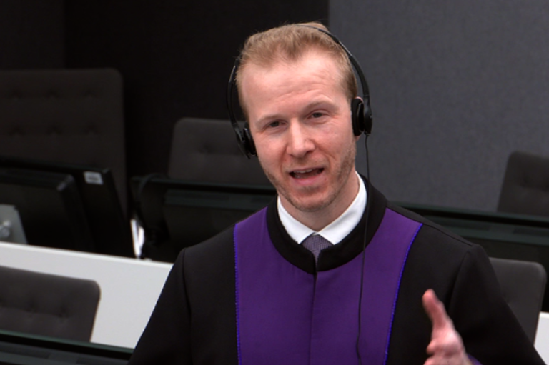 Seanca në Hagë: Prokurori Howling Kundër Pretendimeve të Mbrojtjes