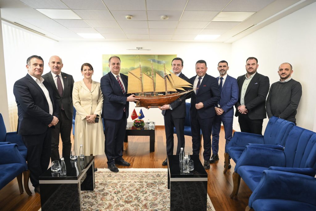 Kurti pret në takim kryetarin e Ulqinit, Genc Nimanbegu