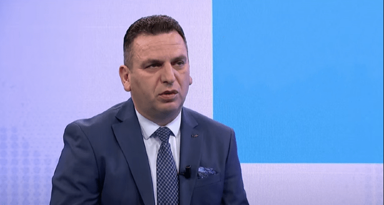 Llumnica: KEDS dhe KESCO po përfitojnë në kurriz të qytetarëve