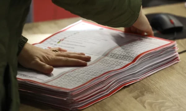 Ndalohen 7 kryesues vendvotimesh në Klinë për 48 orë