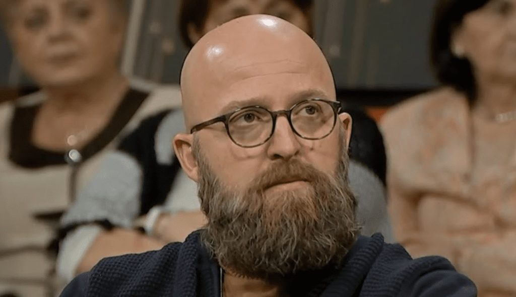 Arianit Sllamniku lirohet nga paraburgimi, kalon në arrest shtëpiak