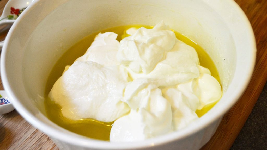 Kosi: Sekreti Natyral për Flokë të Shëndetshëm dhe Kundër Zbokthit 🌿