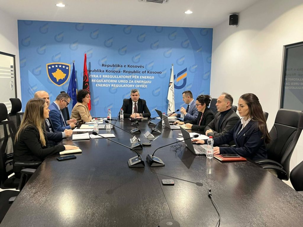 ZRRE shqyrton tarifat e NEMO për 2026–2028, pa rritje për konsumatorët