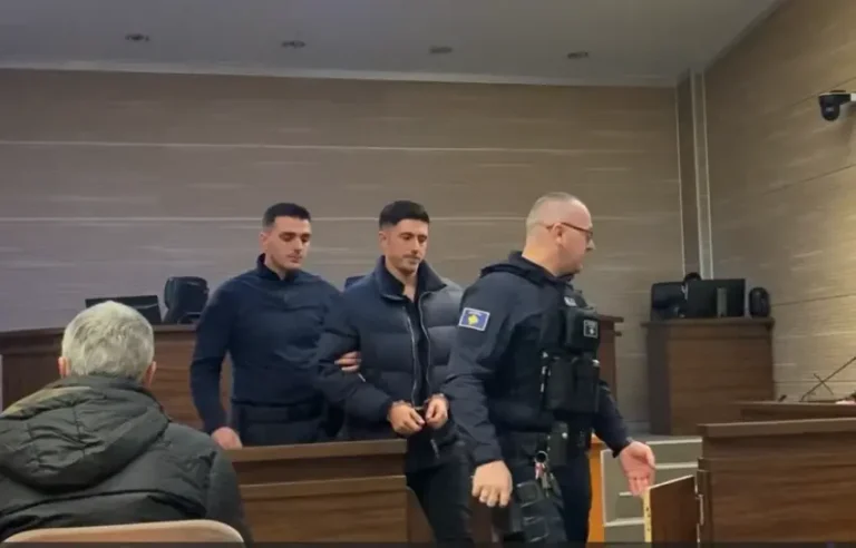 Prokuroria tregon fotografi nga dhoma e hotelit, Nika mohon përplasjen fizike