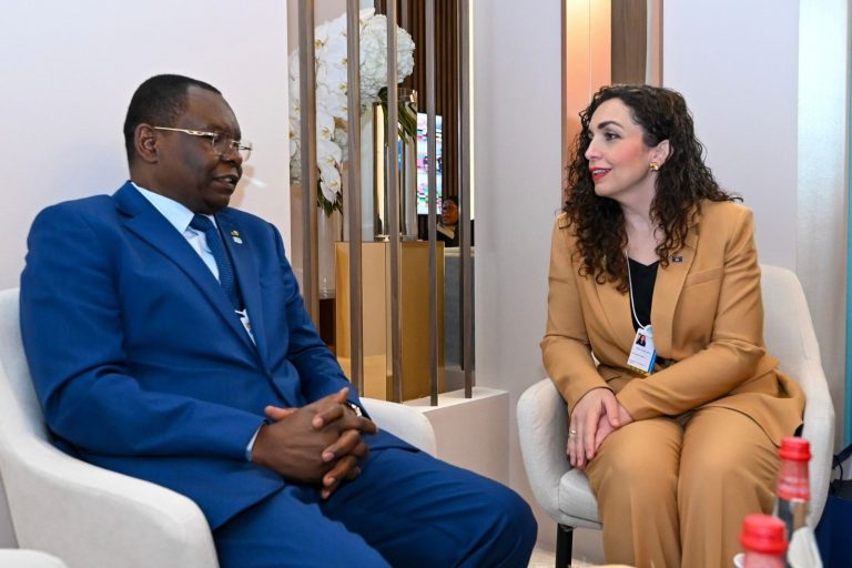Vjosa Osmani takohet me liderë botërorë për marrëdhënie bilaterale dhe sfida globale