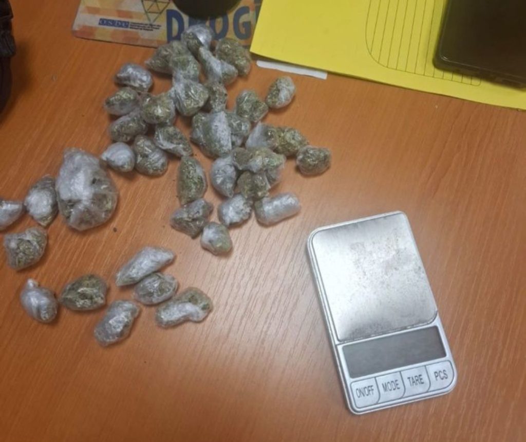 Mitrovicë e Jugut: Arrestohen tre persona të dyshuar për vepra penale që lidhen me narkotikë