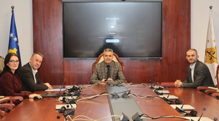 Mbahet takimi i radhës i Komisionit për Çështje Normative