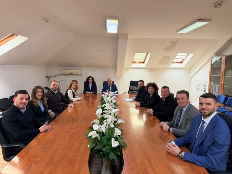 Muharremaj shpall kabinetin e ri komunal për mandat të tretë në Suharekë