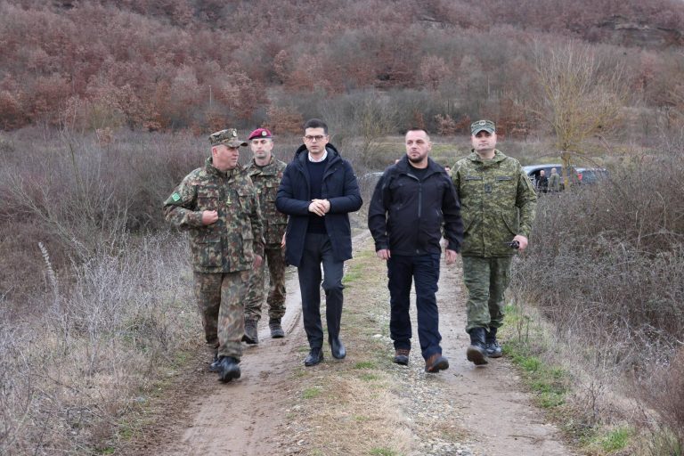 Kërkimet për të zhdukurin në Klos vazhdojnë