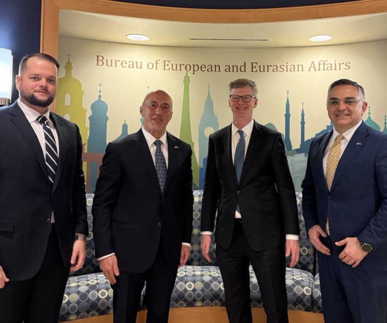 Haradinaj takohet me zyrtar amerikan për forcimin e partneritetit Kosovë – SHBA