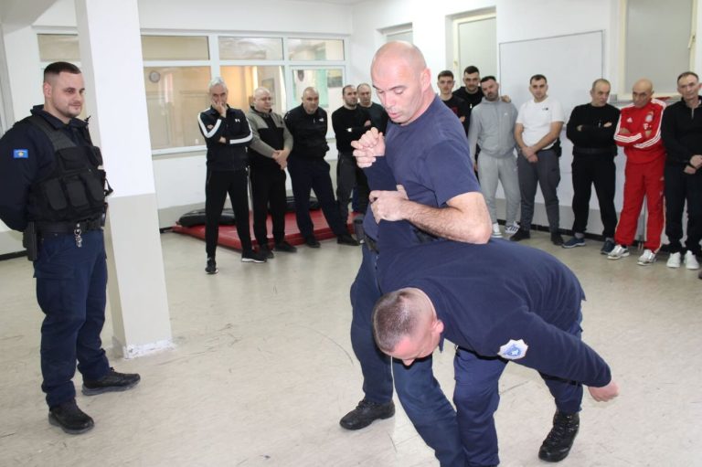 Trajnim i zyrtarëve korrektues në QK Dubravë për përdorimin e forcës sipas rregulloreve në fuqi
