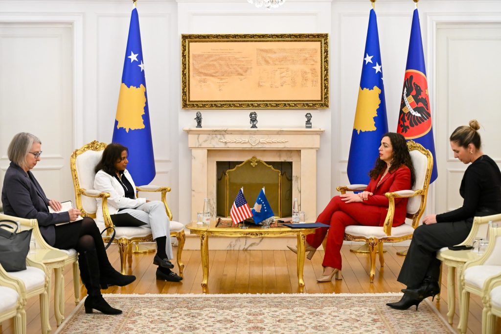 Osmani priti të ngarkuarën me punë të SHBA-së, Anu Prattipati