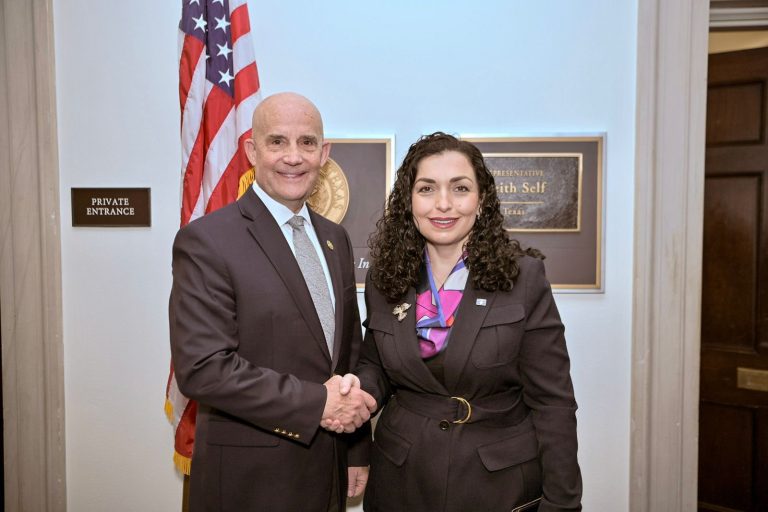 Kongresisti amerikan Keith Self rikonfirmon mbështetjen për Presidenten Osmani 🇽🇰🇺🇸