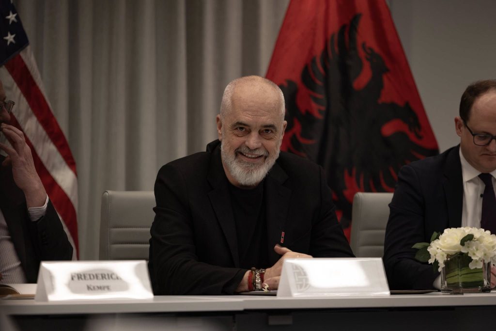 Edi Rama merr pjesë në tryezën e Atlantic Council në SHBA