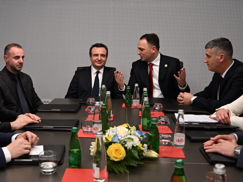 Albin Kurti viziton Agjencia e Kosovës për Inteligjencë në përvjetorin e themelimit