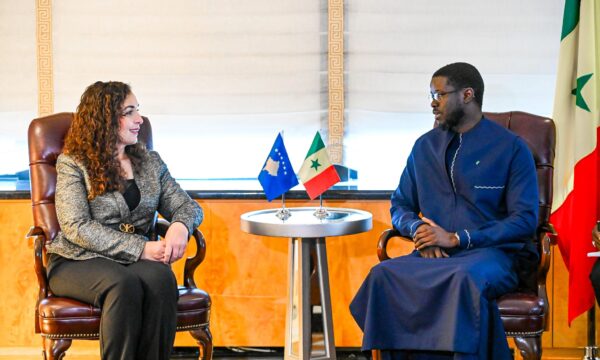 Presidenti i Senegalit uron Kosovën për 18-vjetorin e Pavarësisë