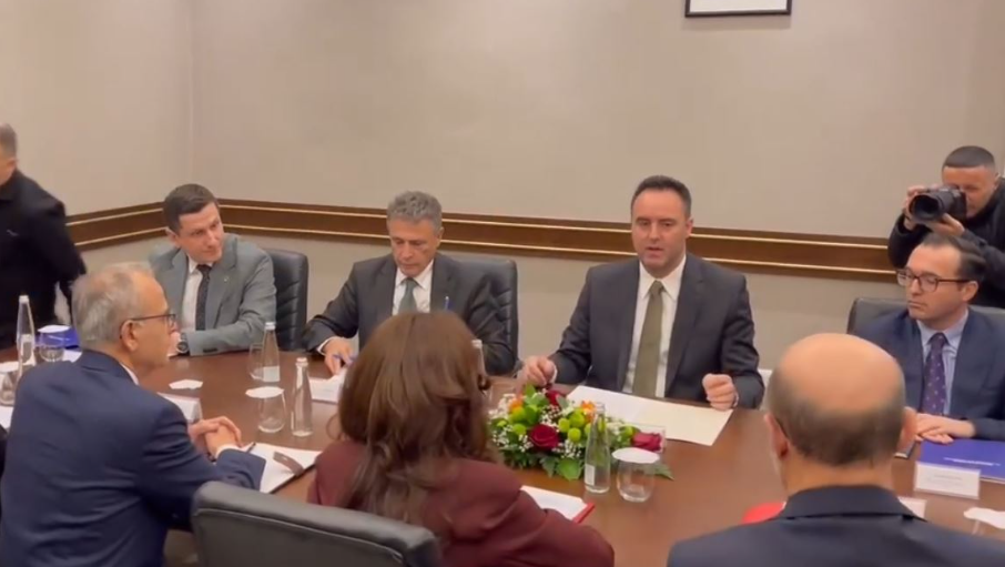 Konjufca pret në takim homologen nga Shqipëria