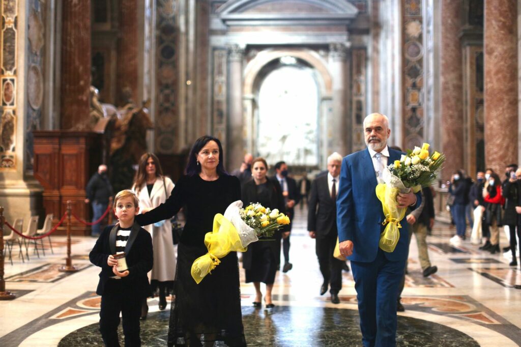 Rama nis vizitën zyrtare në Vatikan, do të takohet me Papa Leonin XIV