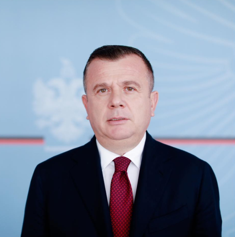 Taulant Balla rikujton viktimat e Likoshanit dhe Çirezit -28 Shkurt 1998