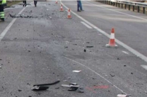 Një i lënduar në përplasjen mes trenit dhe veturës pranë kazermës së FSK-së në Prishtinë