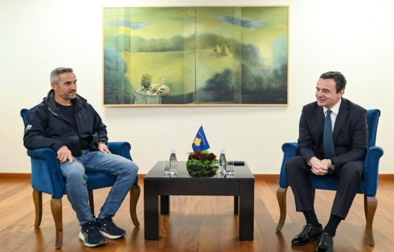 Kurti pret alpinistët kosovarë para ekspeditës në Kilimanxharo