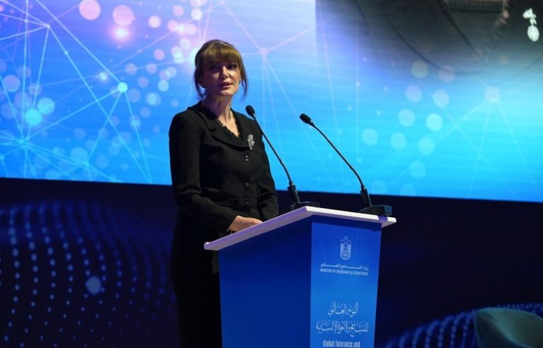 Jahjaga në Abu Dhabi: Inteligjenca artificiale duhet t’i shërbejë njerëzimit