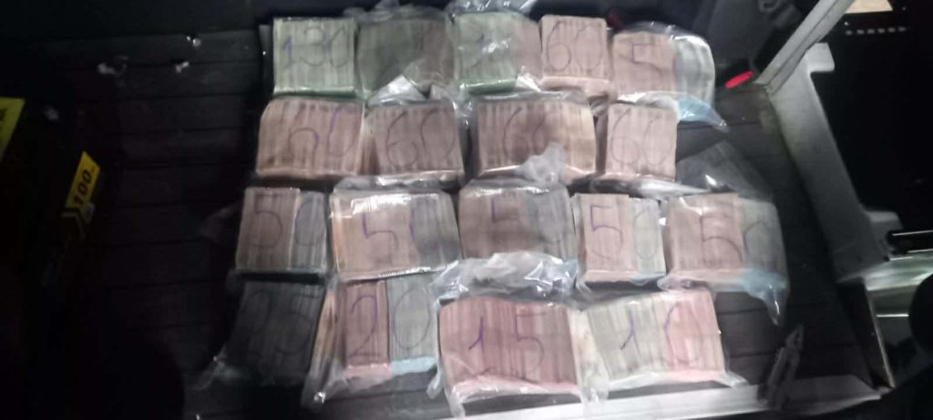 Dogana zbulon 1 milion euro të padeklaruara në Merdare