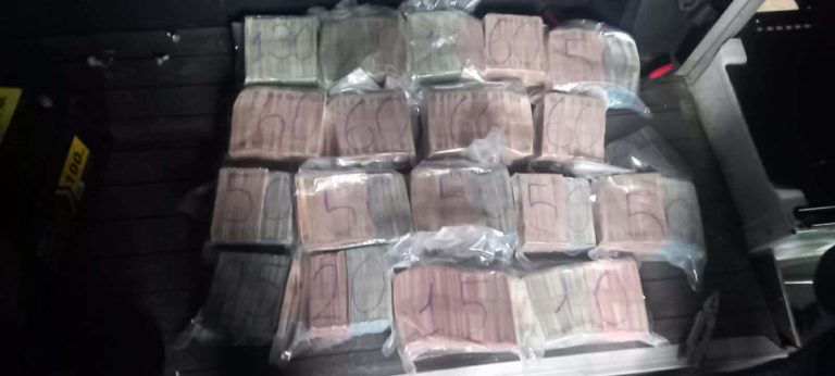 Dogana zbulon 1 milion euro të padeklaruara në Merdare